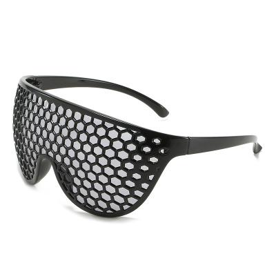 China Fashion Sunglasses 2021 Funny Sunglasses Grid Integrated Frame Sunglasses Shape Custom Face Covering Sunglasses for sale