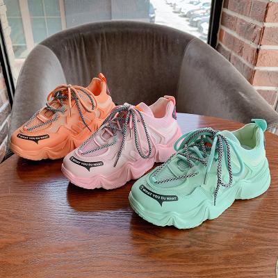 China Small factory direct wholesale casual sports shoes in batches around the main casual sneakers for women ladies 2020 newcomers for sale