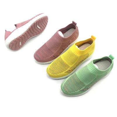 China Breathable Hot Sale Fashion Outdoor Lightweight Slip On Shoe Knitting Breathable Sports Shoes for sale