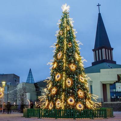 China Eco-friendly Street Holiday Decoration Pre Lit Giant Christmas Tree Safety Christmas Tree 2021 Christmas Tree for sale