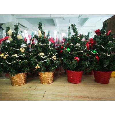 China Chirstmas Decor Christmas Tree Decoration Home Christmas Tree New Small Ornaments Factory Wholesale Assembled Christmas Tree for sale