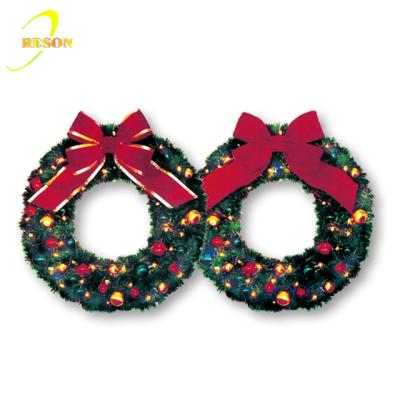 China Christmas Wall Hanging Ornament Talking Small Artificial Christmas Wreath for sale