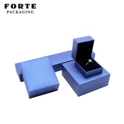 China FORTE Classic Bracelet Box Jewelry Box And Packaging Paper Packaging Box For Jewelry for sale