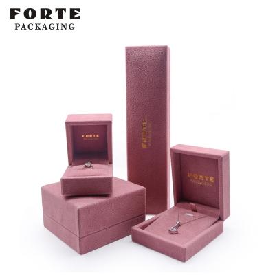 China Newest FORTE Customize Luxury Jewelry Ring Box Rose Velvet Packaging Jewelry Boxes for sale