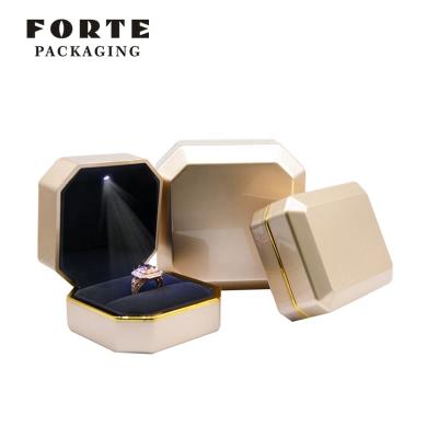 China Wholesale FORTE Eco-friendly Wedding Diamond Display Jewelry Box Wedding Ring Box With LED Light for sale