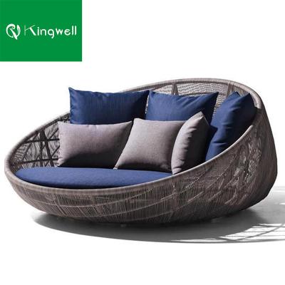 China Modern Outdoor Patio Furniture Rattan Daybed Outdoor Daybed With Canopy for sale