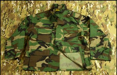 China De professionele Uniformen van de Polyester Bos Digitale Militaire Camouflage Te koop