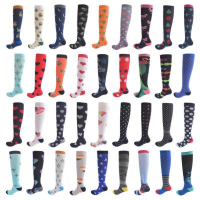 China Custom Made Medical Graduated QUICK DRY QUICK DRY Compression Socks For Women Men for sale