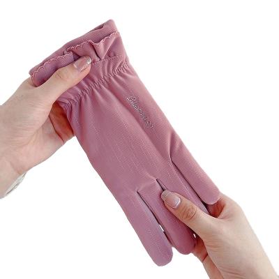 China Striped Women's Winter Outdoor Sports Climbing Touch Screen Training Gloves Thickened Warm Gloves For Women for sale