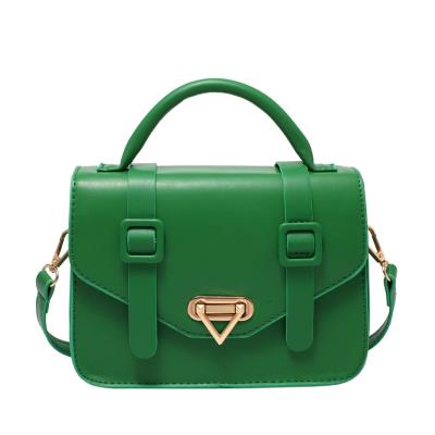 China 2022 new fashion portable shoulder bag launched small square bag for sale