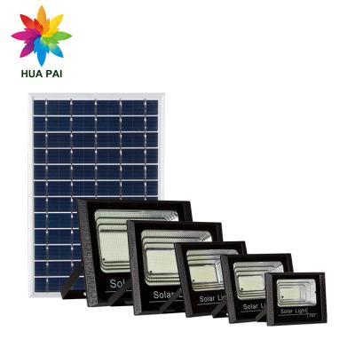 China HUAPAI Garden Factory Direct Wholesale 25w 40w 60w 100w 200w ABS Remote Control Solar LED Flood Light for sale