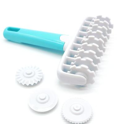 China Universal Viable Roller Skirt Model Ribbon Modeling DIY Tool Fondant Fancy Baking Mold Free Combination for sale