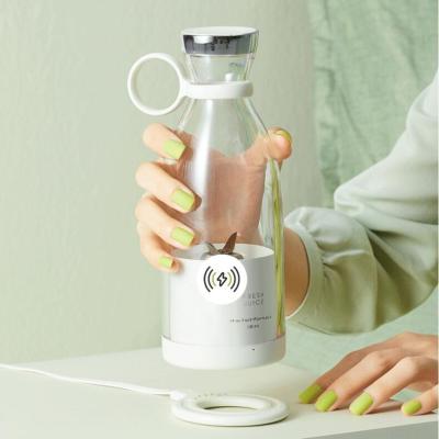 China High Quality Multifunctional Mini Juicer Cup Plastic USB Personal Handheld Portable Blender for Shakes and Smoothies for sale