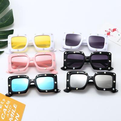 China New Fashion Fashion Sun Glasses Cute Popular Child UV400 Sunglasses With Crystal Stone for sale