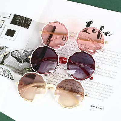 China Fashion Sunglasses Fail Gifts Toddler Kids Sunglasses For Boys Girls With UV400 Protection Flower Eyewear for sale