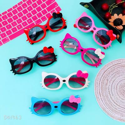 China Fashion style children's silica gel frame sunglasses new fashion cute kitty glass uv400 kids sunglasses wholesale for sale