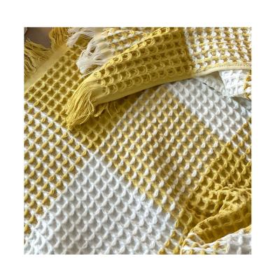 China Comfortable Anti-Pull Yellow and White Waffle Texture Baby Blankets, No Shrinkage and No Static Fringe 100% Cotton Waffle Blanket for sale