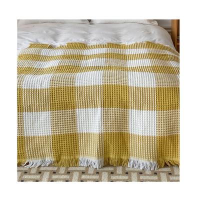 China Cozy Anti-Pull Yellow and White Texture Baby Waffle Blanket, No Shrinkage and No Fringe 100% Cotton Waffle Blanket for sale