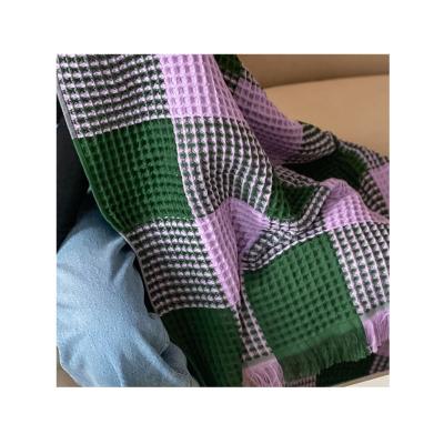 China Anti-Pull Purple and Dark Green Fringed Design Waffle Towel Blanket, No Shrinkage and No Static Fringe 100% Cotton Waffle Blanket for sale