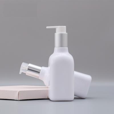 China Wholesale 200ML Factory Cosmetic Squeeze Pump Bottle Cosmetic Packaging Factory White Matte Matte Plastic Foaming Bottle for sale