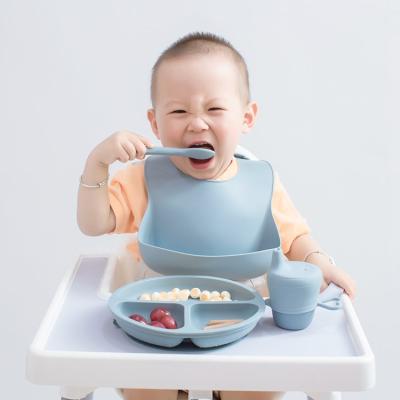 China Sustainable New Arrival Latest Design Baby Food Grade Silicone Flat Place Mat For Dining Table for sale