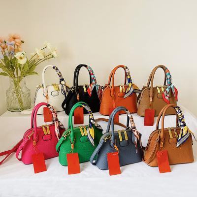 China 2022 New Fashion Design Fashion Shell Mini Small Para Aunt Women PU Shell Bags for sale