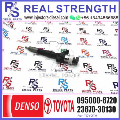 Cina Nuovo iniettore di combustibile diesel Common Rail 23670-30130 095000-6720 per motore 1KD 2KD in vendita