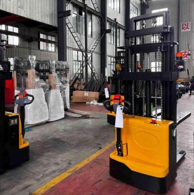 Cina 4500 mm 1500 kg Walkie Stacker elettrico completo per carico e scarico di merci in magazzino in vendita