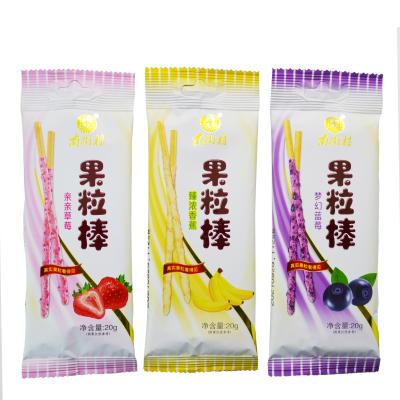 China Low Fat Chocolate Cookie Stick Fruit Strawberry Flavor For Afternoon Tea for sale