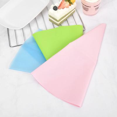 China Hot Sales Viable Extra Thick Pastry Bags Large Disposable Icing Decorating Bags Cake Pipe Bags for sale