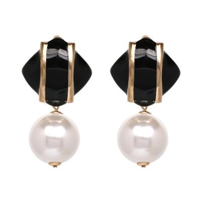 China New Trendy Korean Elegant Pearl Earrings Jewelry Black Enamel Geometric Square Drop Earrings Women for sale