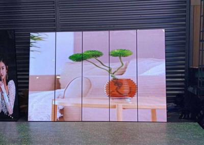 China Indoor Portable Digital Creative LED Screen Advertising P2.5 Media Poster Display for sale