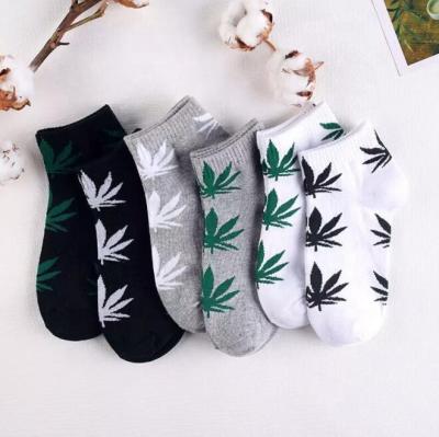 China Free Shipping India Cotton Athletic Men's Skateboard Hemp Leaf Socks Fashion Pattern Socks Men Ankle for sale