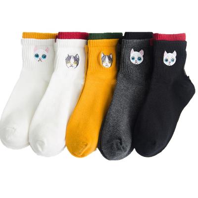 China Cotton Viable Wholesale KANGYI Crew Korean Cat Embroidery Animal Socks For Women for sale