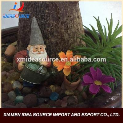 China Latest Eco-Friendly Professional Boutique Resin Decor Gnomes for sale