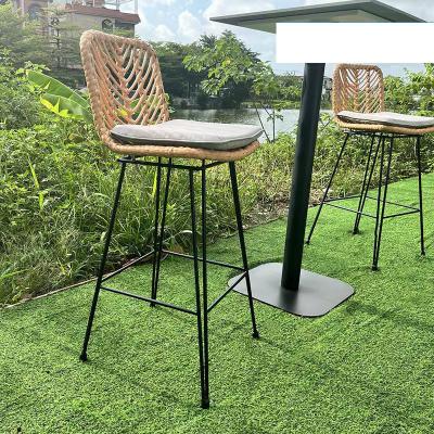 China Modern Outdoor Bar Stools Rattan Chairs With Black Metal Frame Comfortable Design High Stools Rattan Chair For Kitchen Counter for sale