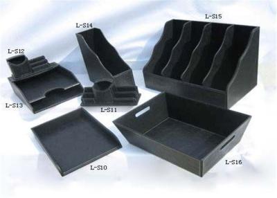 China Black Plastic Packing Gift Boxes Handmade With Logo Hot Stamping for sale