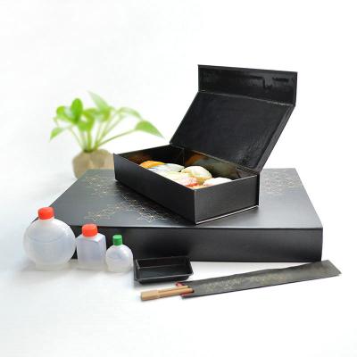 China Recycled Materials Customized Logo Printing Food Grade Disposable Take Away To Go Black Paper Delivery Packaging Bento Sushi Takeaway Box With Magnet for sale