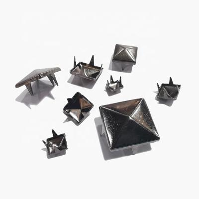 China High quality strong and durable 4 claw square rivet for leather belt pyramid claw studs rivets for sale