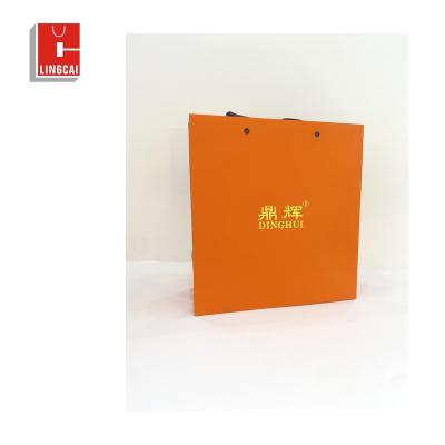 China Recyclable White Cardboard Paper Bag Custom Printed Logo Shopping Paper Bags Luxury Clothing Packaging Gift For Christmas for sale