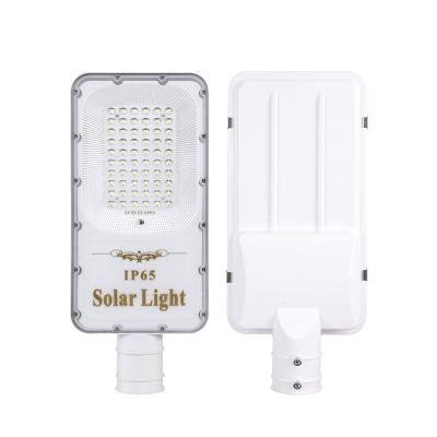 China Outdoor IP65 Rain And Lightning Protection LED Bead Lens Lamp High Brightness Solar Street Light Yard Smart Remote Control for sale