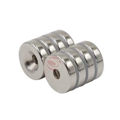 China Industrial Magnet Round Magnets With Countersunk Hole Disc Magnet With Screw for sale