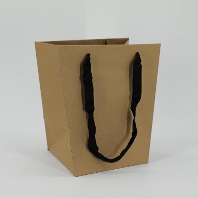 China Recyclable Customized Printing Chocolate Paper Packaging Bags Candy Bag Kraft Paper Bag For Food Delivery for sale