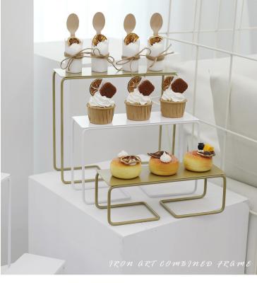 China Single Stand Window Dessert Ladder Cake Stand Simple Wedding Stand European Style Wedding Cake Display Rack for sale