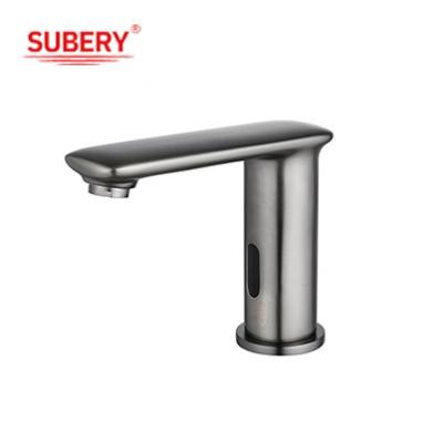 China Non-contact commercial kitchen sink faucet infrared touchless sensor commercial modern kitchen faucets for sale