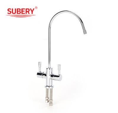 Chine robinet de cuisine robinet d'eau potable robinet en acier inoxydable 304 brossé double double manche robinet pour purificateur d'eau de cuisine à vendre