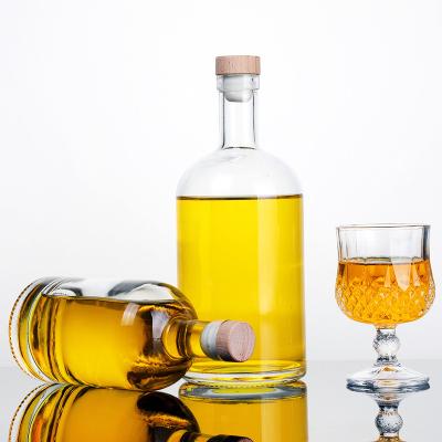 Κίνα Factory manufactured classical 750ml vodka bottles for liquor with pump cover προς πώληση