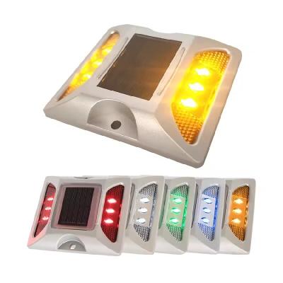 China Solar Powered LED Road Stud Weather Resistant For Road Safety for sale