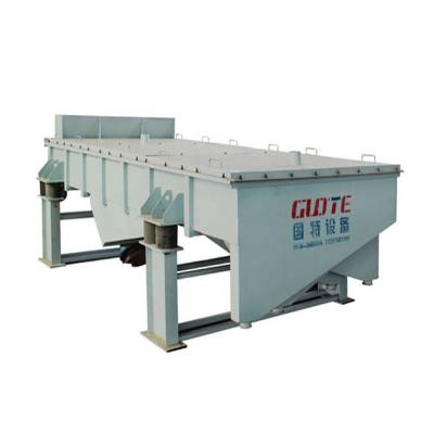 China Powder Granule Linear Vibrating Screen with Sand Vibration Separator and Vertical Motor for sale