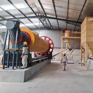 China 710-1500 r/min Blower Rotating Speed Stone Grinding Crushing Ball Mill with High Purity for sale